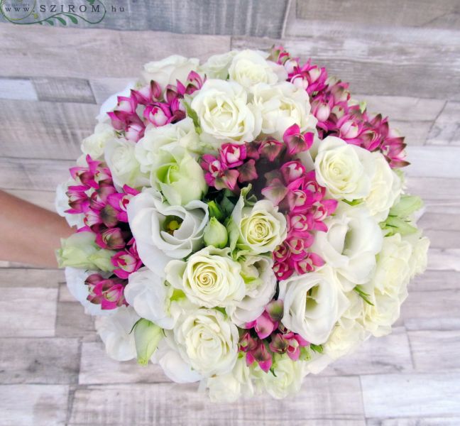 Menyasszonyi csokor bouvardiával, liziantusszal, bokros rózsával (fehér, rózsaszín)