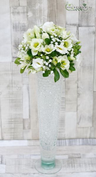 Elegáns fehér asztaldísz zselégyönggyel (liziantusz, rezgő), esküvő
