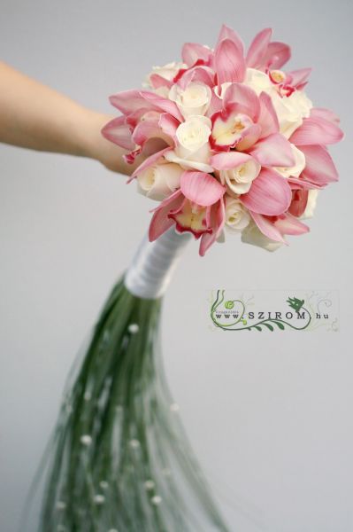 Menyasszonyi csokor ( cymbidium orchidea, rózsa, rózsaszín, fehér)
