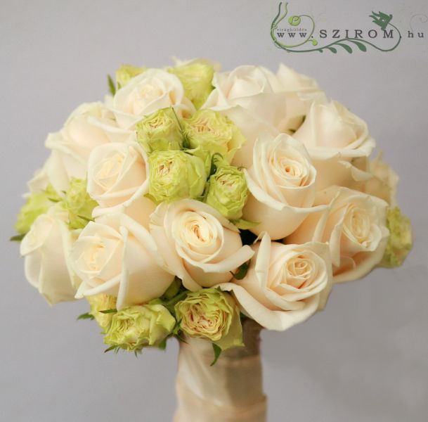 Menyasszonyi csokor (rózsa, bokros rózsa, krém, zöld)