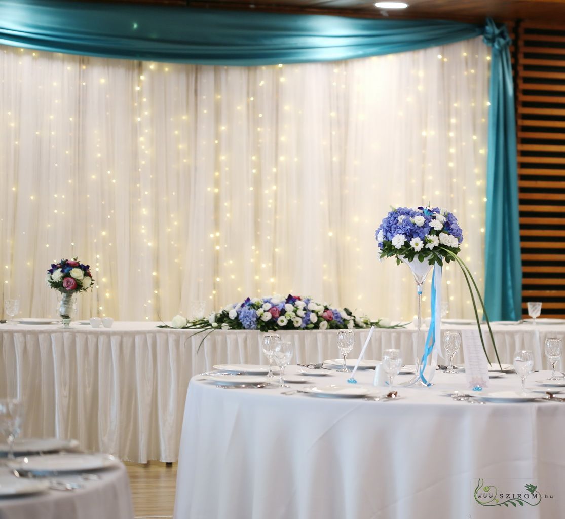 Esküvői magas asztaldísz 1db,  Barabás Villa  (hortenzia, kék, fehér)