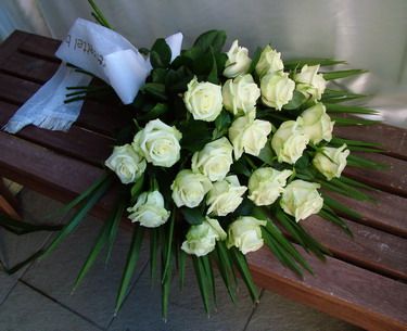 sírcsokor 20 fehér prémium rózsával