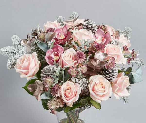 Snowy rosa Winter Bouquet (19 stiele)