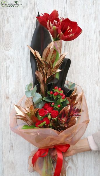 Tall bouquet with amaryllis, and bronze leafs