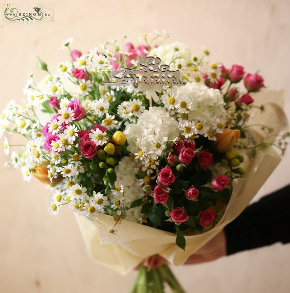 romantic vintage bouquet with small flowers (32 st)