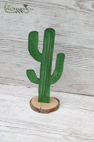 green cactus on wooden base (24.5cm)