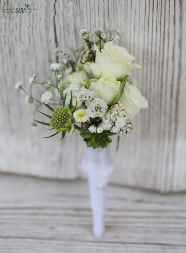 boutonniere made of spray roses (limonium, white)