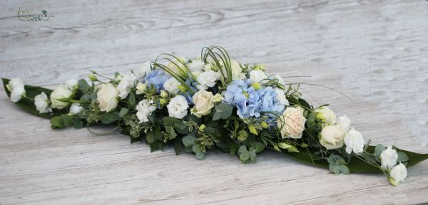 Main table centerpiece (hydrangea, lisianthus, rose, white, blue)