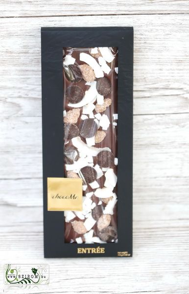 chocoMe hand made milk chocolate with coconut chips, chocolate lozenges, vanilla, cinnamon almonds 110g