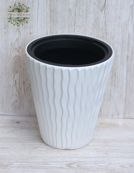 Plastic pot, 39 cm high, inside 27x22cm