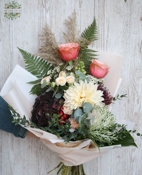 Tall bouquet with dahlia and hydrangea 14 stems