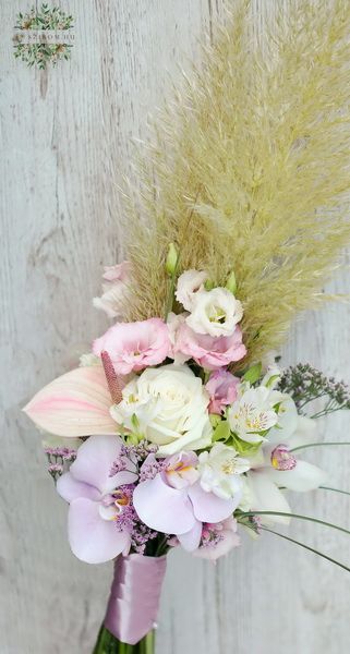 Pastel scepter bouquet with pampas
