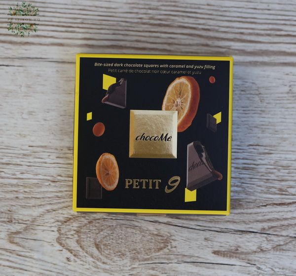 chocoMe Petit9 Dark chocolate chips with caramel and yuzu filling