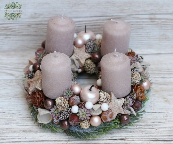 Advent wreath in nude color