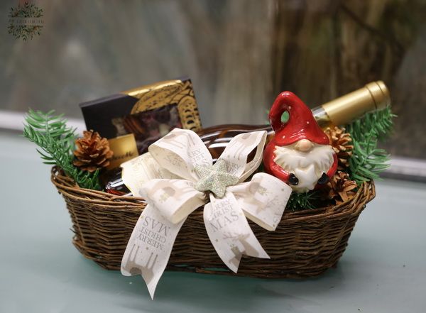 Christmas gift basket with Tokayi Aszu 6 puttony