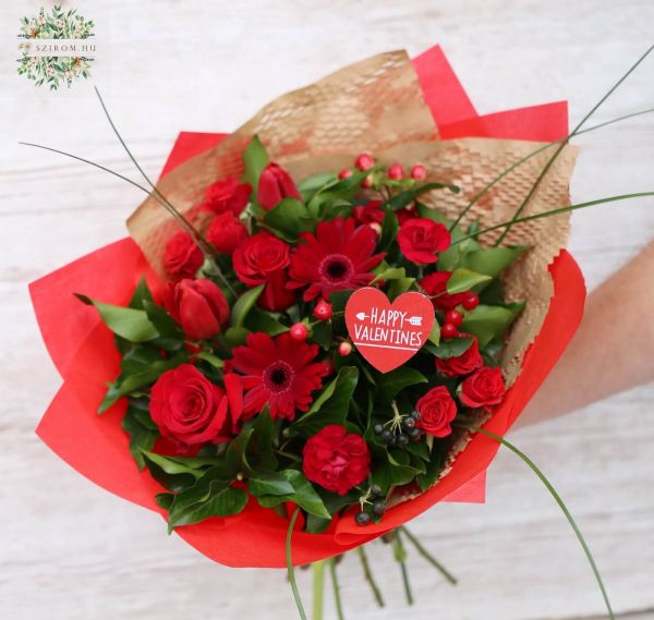 red mixed rosabouquet with gerberas