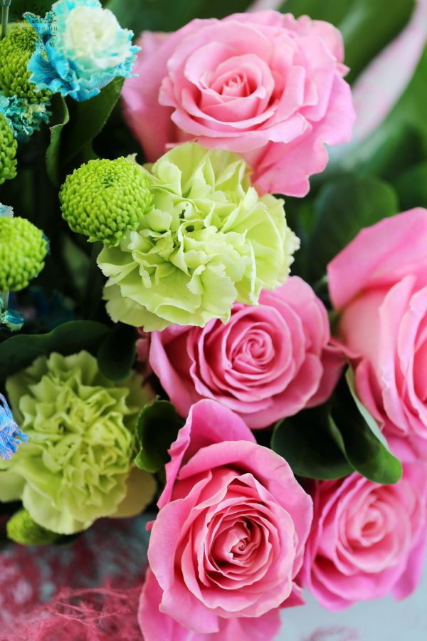 Trendy bouquet with bright colors (11 stems)