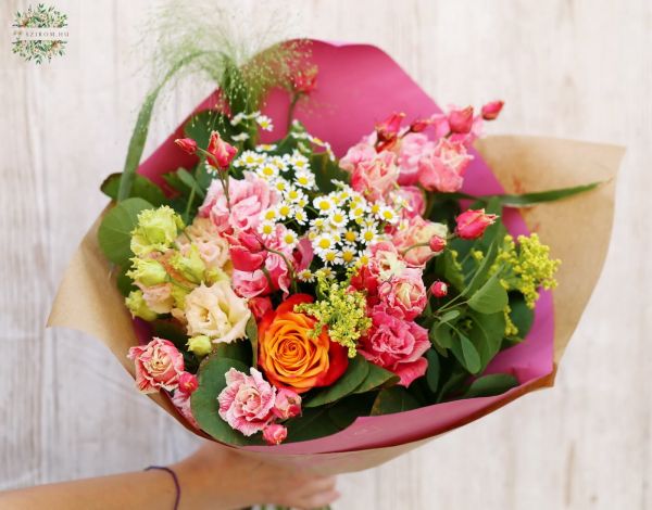 Small round orange - pink bouquet with colored lisianthus