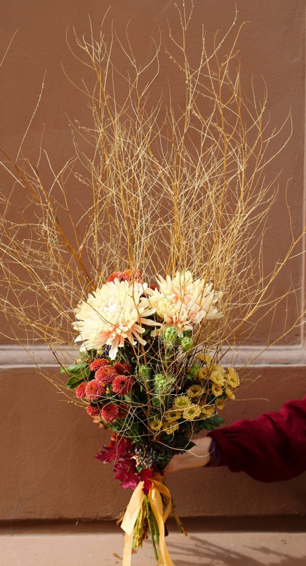 Bushy autumn chrysant bouquet