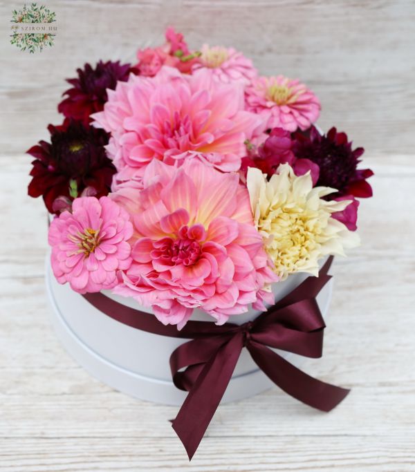 Box with dahlias