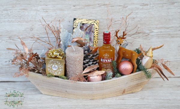 Christmas gift basket with deer and Royal vodka