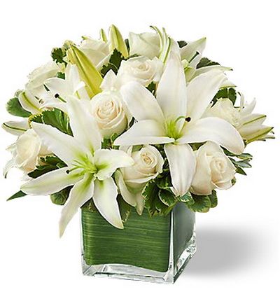 white rises with lilies in glass cube (15 stems)