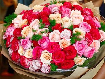 90 roses in a pink dreamy mix