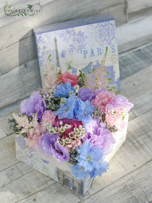 pastel summer flowers in flower box (13 stems)