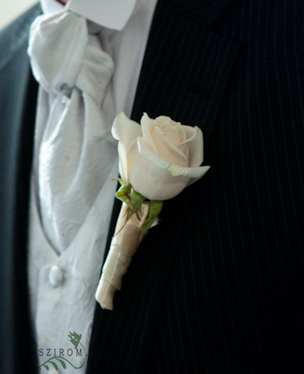 Boutonniere of rose (white)