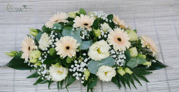 Main table centerpiece with gerberas and lisianthuses, peach, cream, wedding