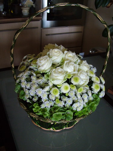 flower delivery Budapest - white roses basket with green and white flowers