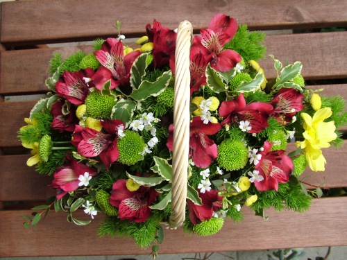 flower delivery Budapest - colorful mixed flowers basket (15 stems)