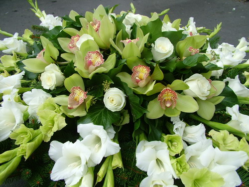 flower delivery Budapest - wreath with 40 gladioluses, 10 orchids, 15 roses 