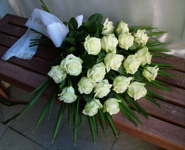 Virágküldés Budapest - sírcsokor 20 fehér prémium rózsával