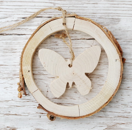 flower delivery Budapest - wooden decor with butterfly (11cm)