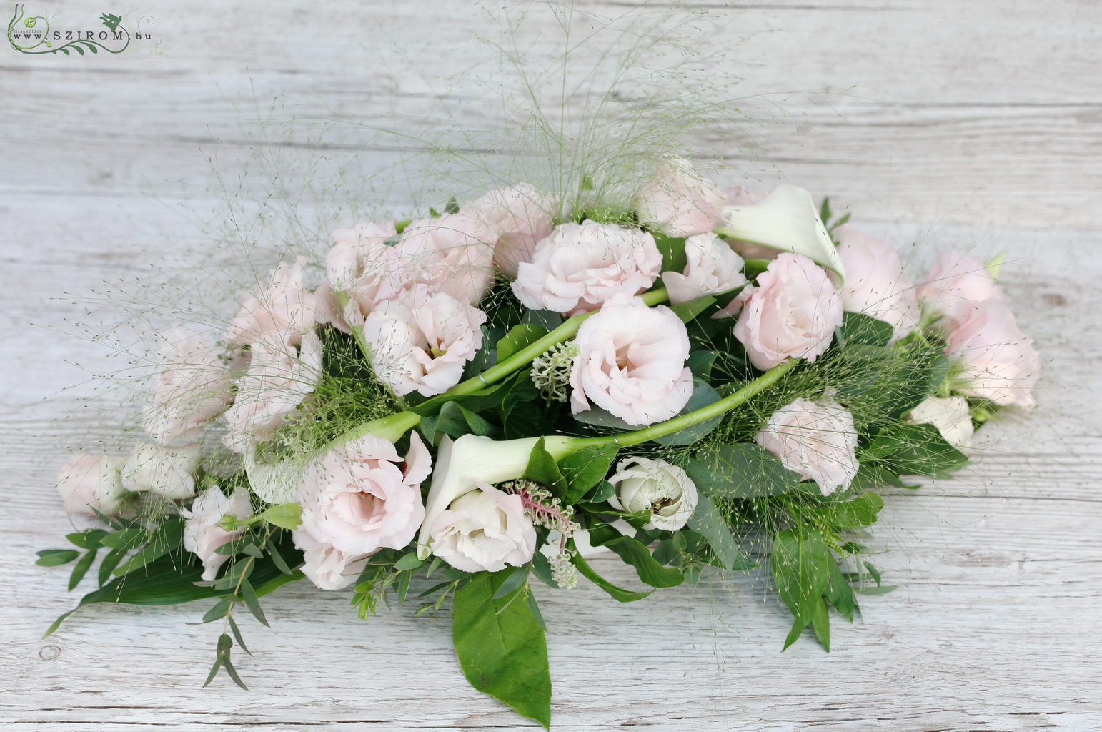 Főasztaldísz (liziantusz, kála, rózsaszín, fehér), esküvő