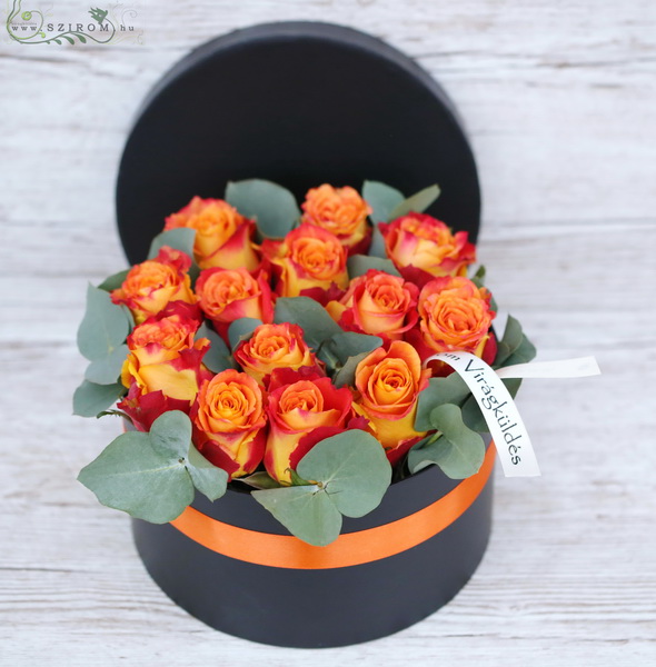 flower delivery Budapest - Orange roses in a black box (13 stems)