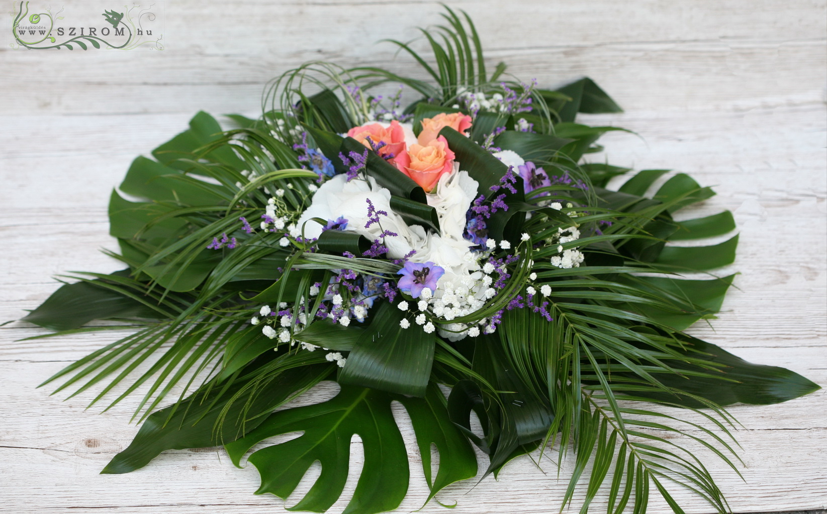 Blumenlieferung nach Budapest - Autodekoration mit Blumen