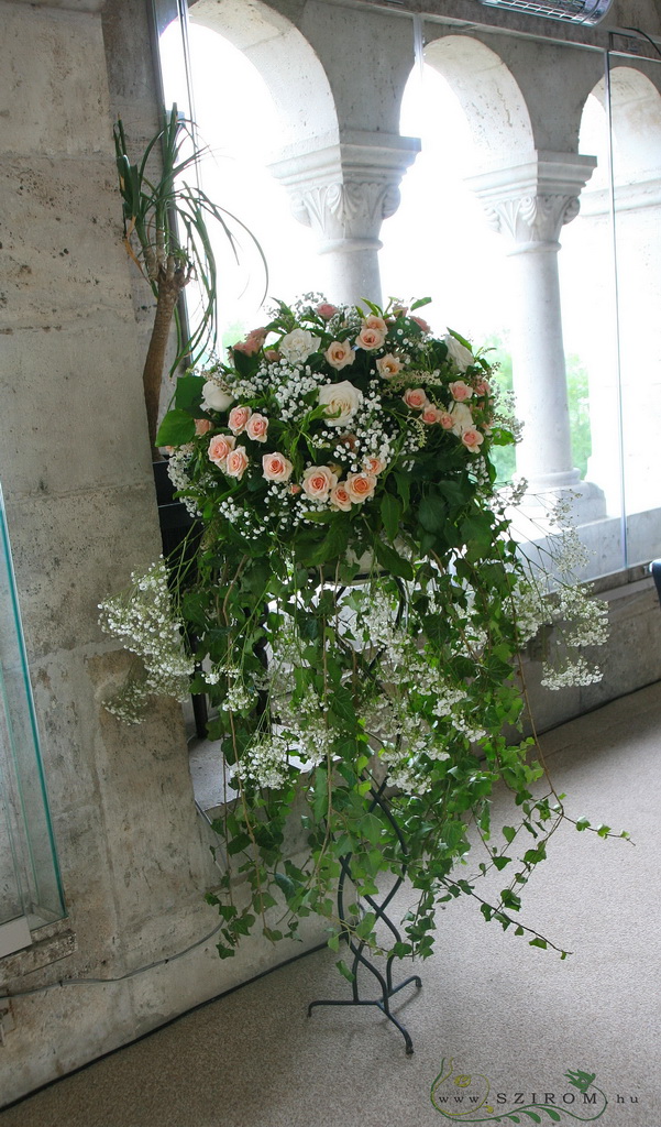 nagy álló dísz csavart állványon, Halászbástya (barack bokros rózsa), esküvő