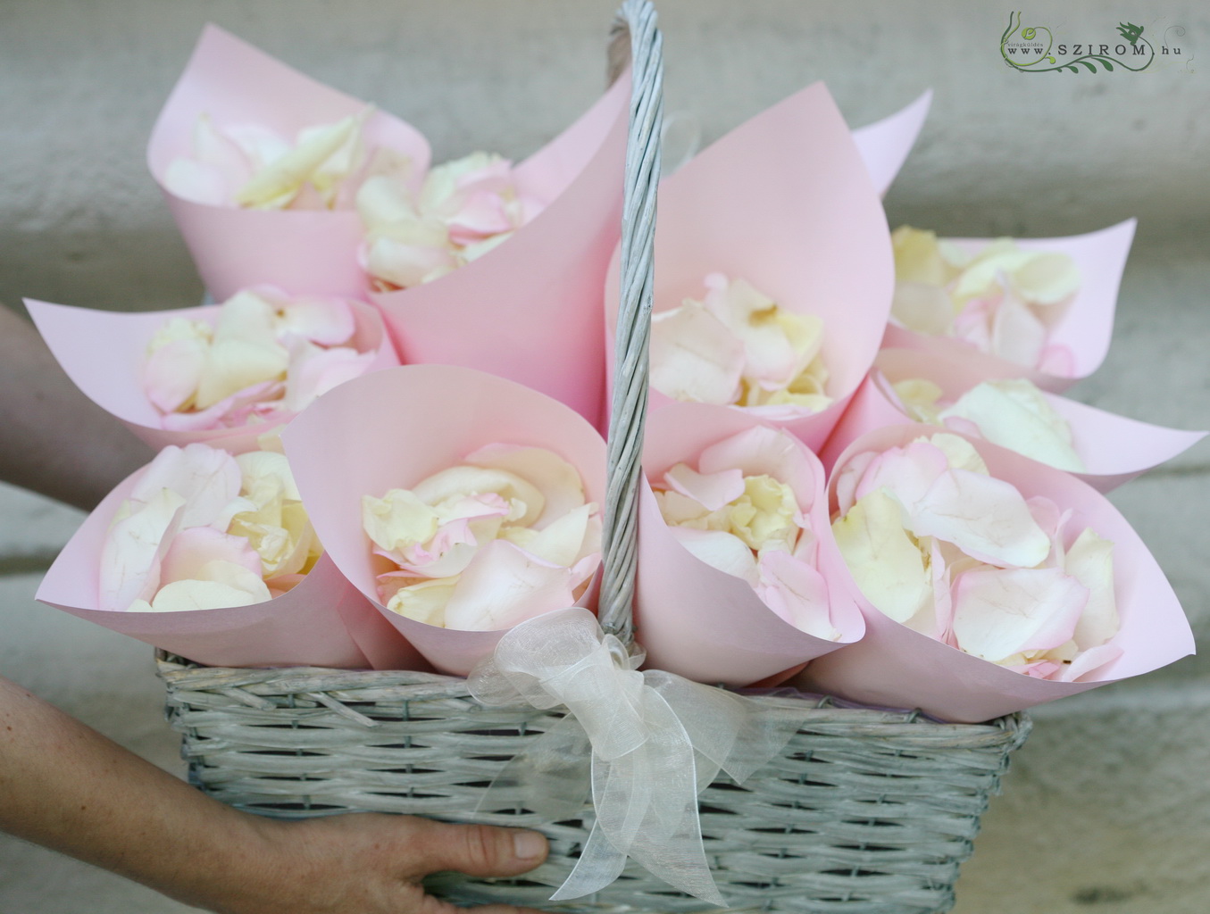 kézi papír tartók szirommal töltve szirom szóráshoz 1db (rózsaszín), esküvő
