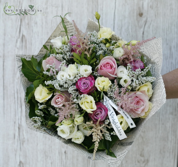 flower delivery Budapest - Big pastel bouquet with meadow style flowers (23 stems)