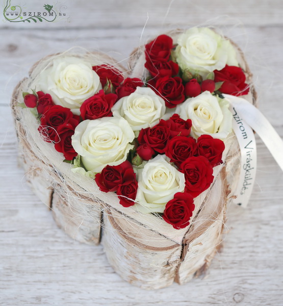 flower delivery Budapest - Wooden bark heart, with white roses and red spray roses (24 cm , 9 stems)