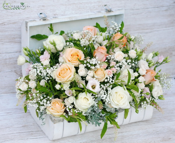 flower delivery Budapest - Big wooden suitcase full of pastel flowers (38 stems)