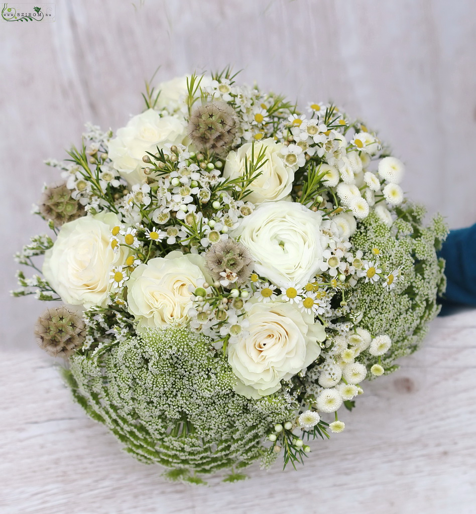 Bridal bouquet (rose, buttercup, chamomile, wax, scabiosa, trachelium, limonium, matricaria, white, creme, brown)