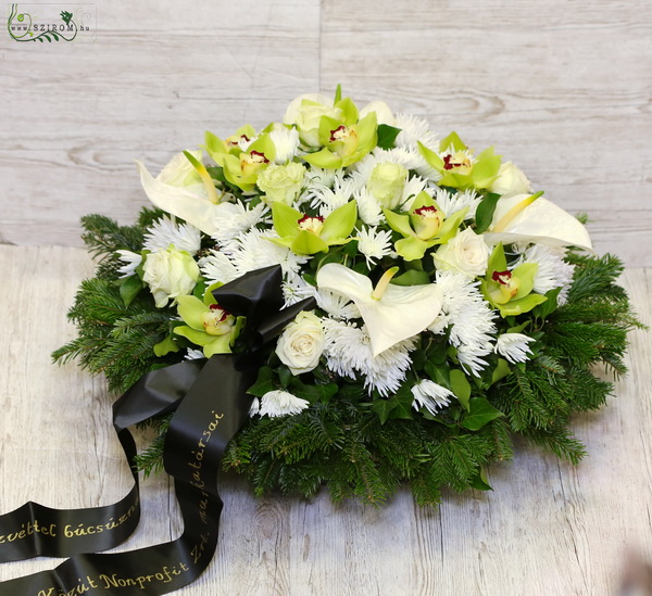 flower delivery Budapest - funeral wreath with white and green flowers (60cm)