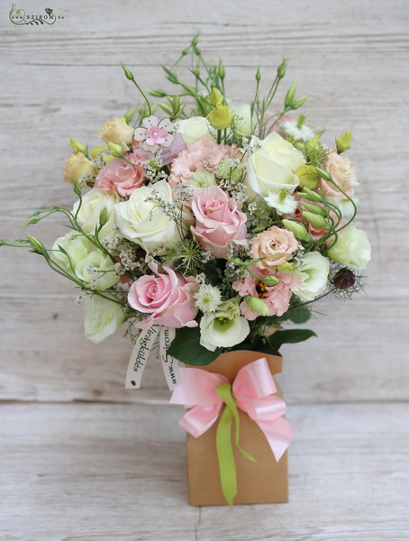 flower delivery Budapest - pink white bushy bouquet in papevase (26 st)