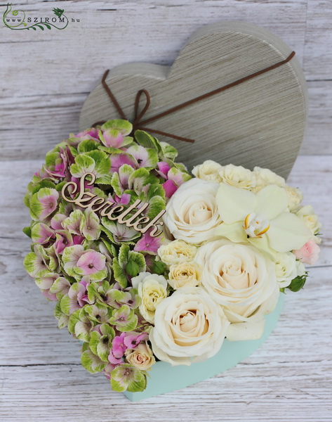 flower delivery Budapest - romantic heart box with I Love You wooden sign and roses 