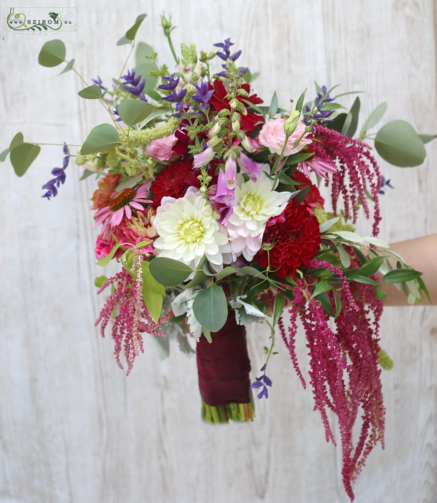 bridal bouquet (dahlia, garden flower, wild flower, red, pink)