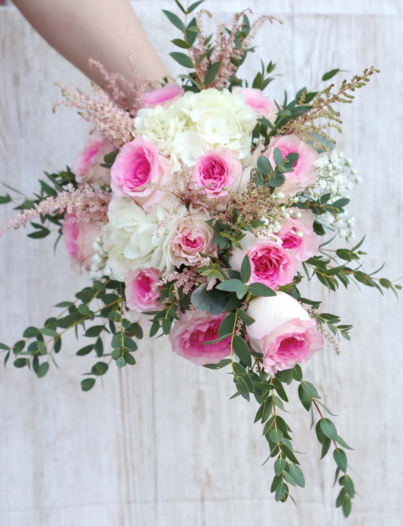 menyasszonyi cseppcsokor (hortenzia, rózsa, tollbuga, rózsaszín)