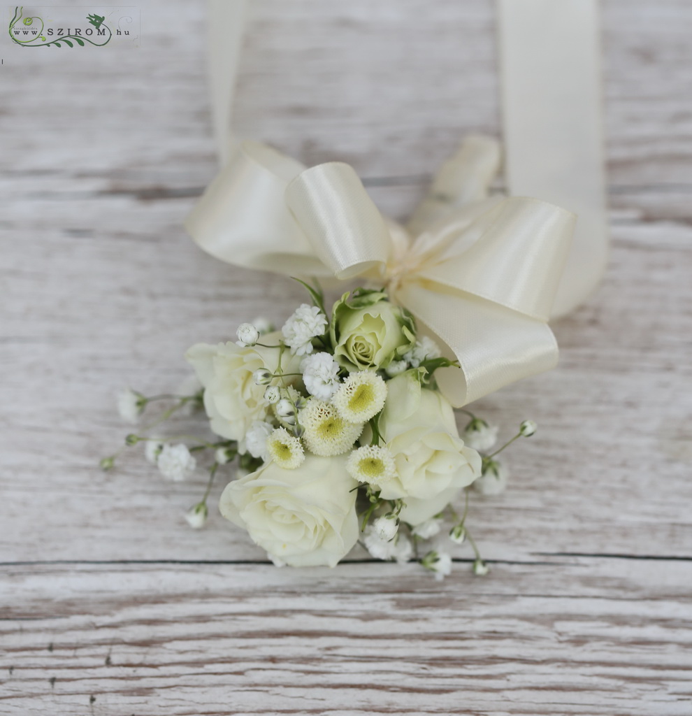 flower delivery Budapest - wrist corsage (spray rose, matricaria, white)